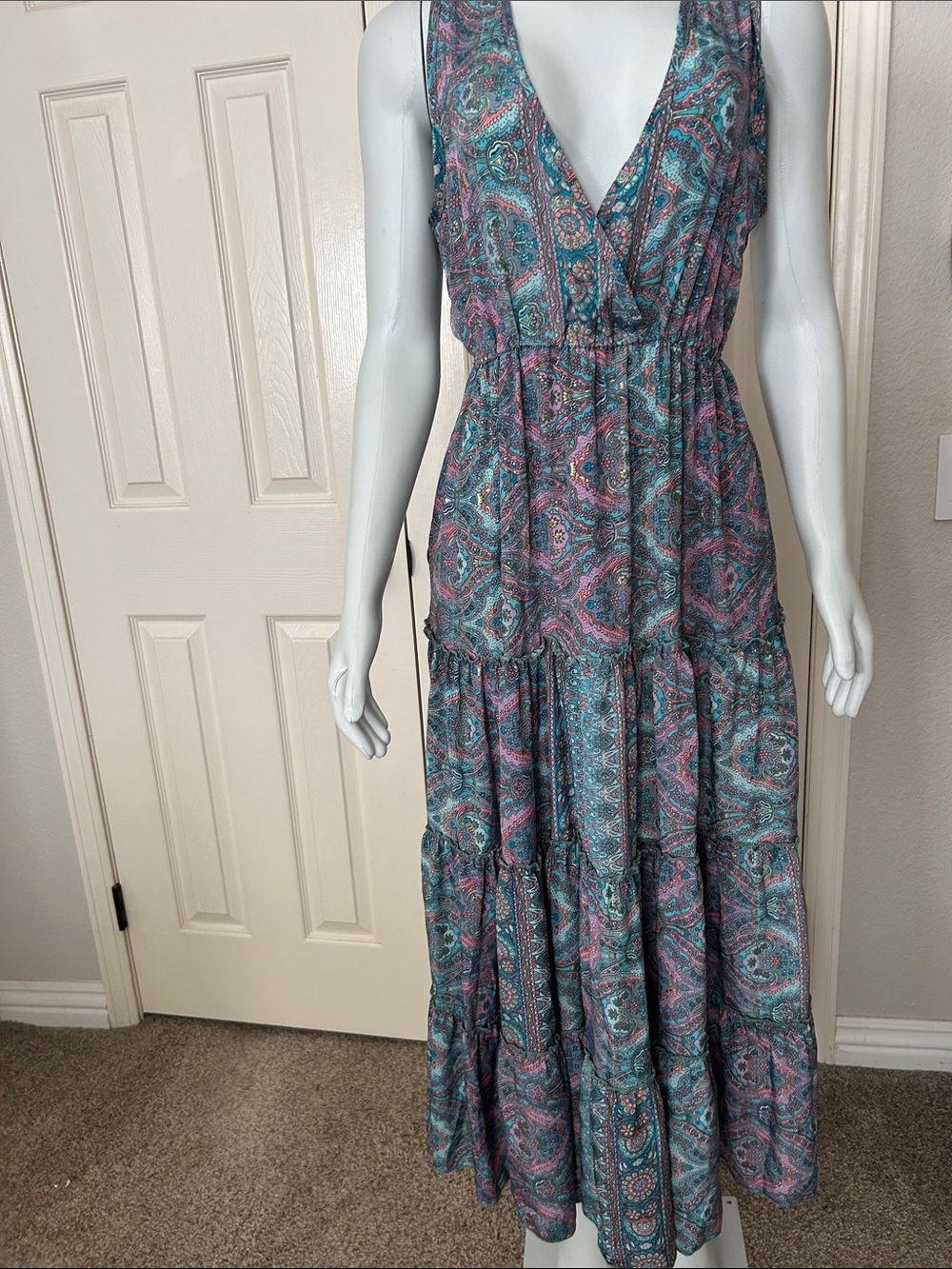 Paani Luv “nwt” Sleeveless V-Neck Paisley Maxi Dress in Teal and Mauve sz: L